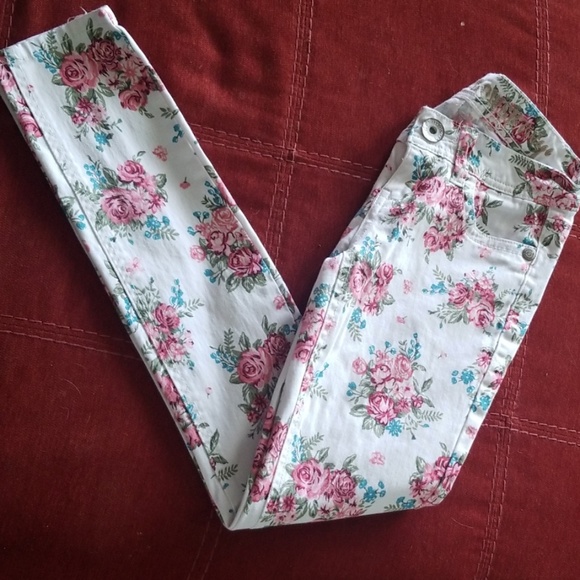 Wallflower Denim - Wallflower jeans